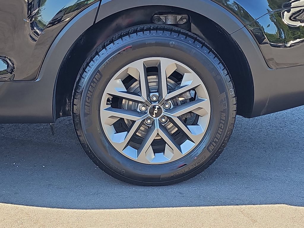 Used 2023 Kia Telluride LX AWD/4WD image 36