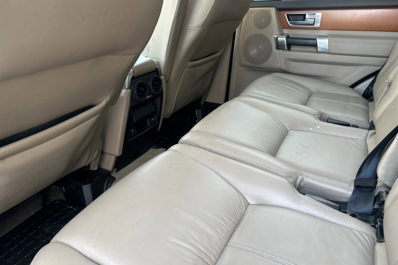 Used 2011 Land Rover LR4 HSE LUX AWD/4WD image 14