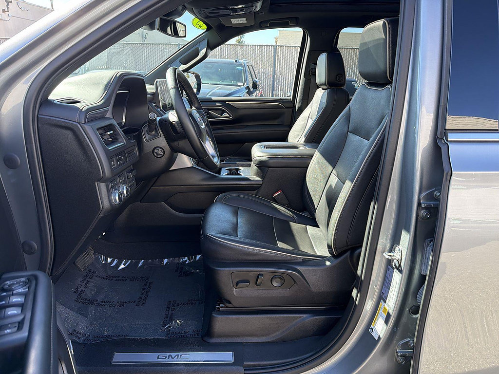 Used 2023 GMC Yukon XL SLT w/ SLT Premium Package AWD/4WD image 19