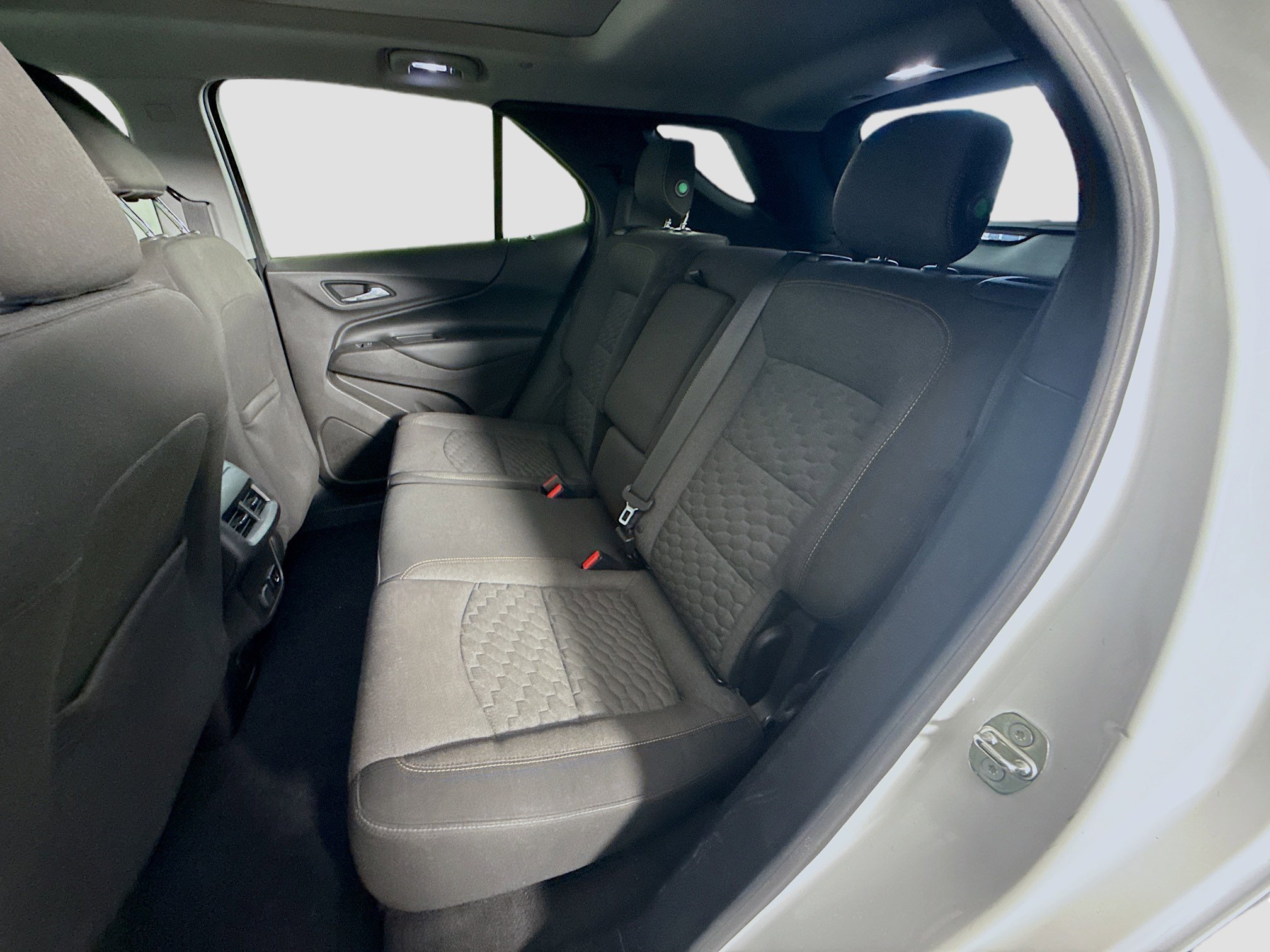 Used 2018 Chevrolet Equinox LT w/ Sun & Infotainment Package FWD image 25