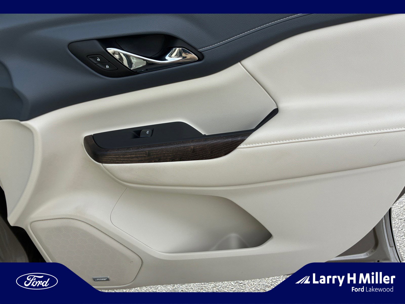 Used 2023 GMC Acadia Denali w/ Denali Ultimate Package image 16