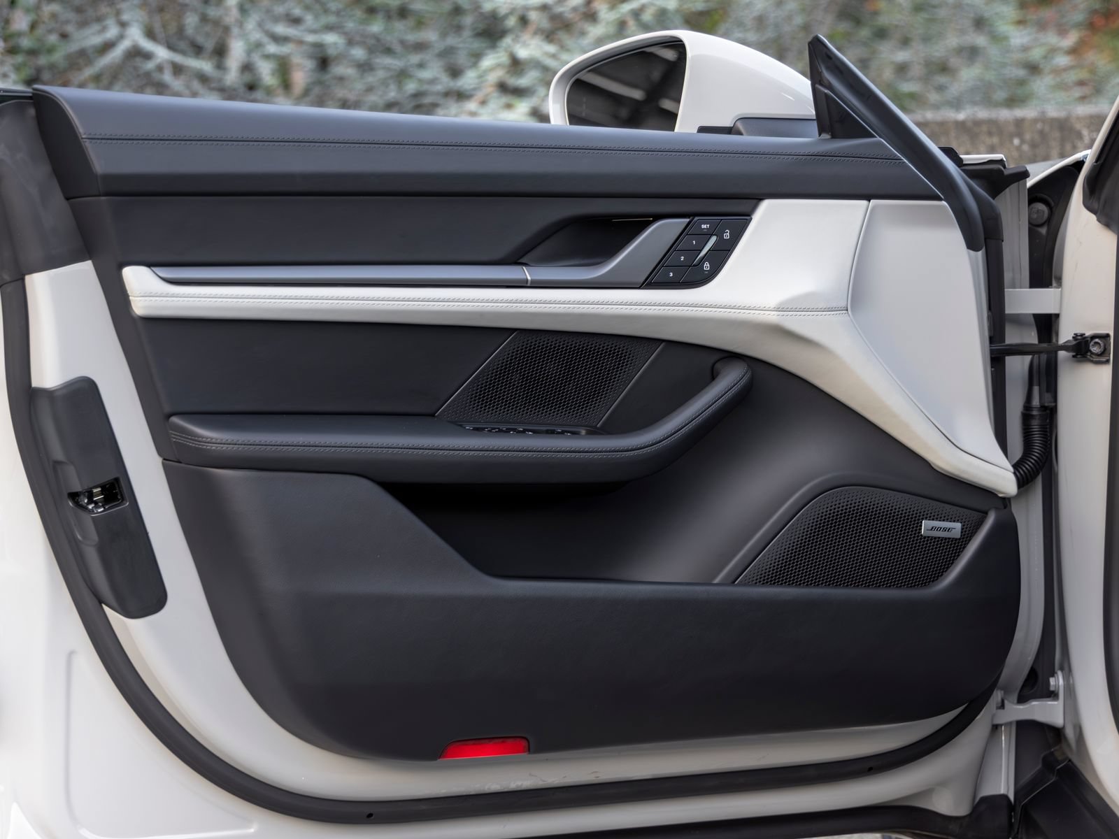 Certified 2025 Porsche Taycan AWD/4WD image 20