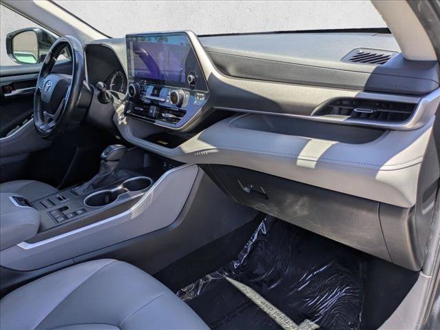 Certified 2023 Toyota Highlander XLE AWD/4WD image 23