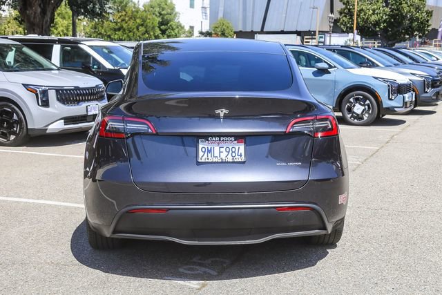 Used 2024 Tesla Model Y Long Range AWD/4WD image 9