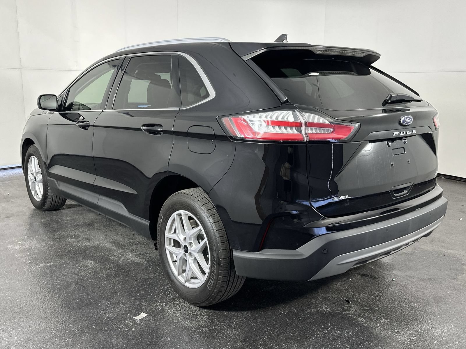 Used 2024 Ford Edge SEL w/ Convenience Package AWD/4WD image 6