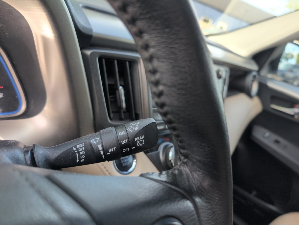 Used 2014 Toyota RAV4 Limited AWD/4WD image 22