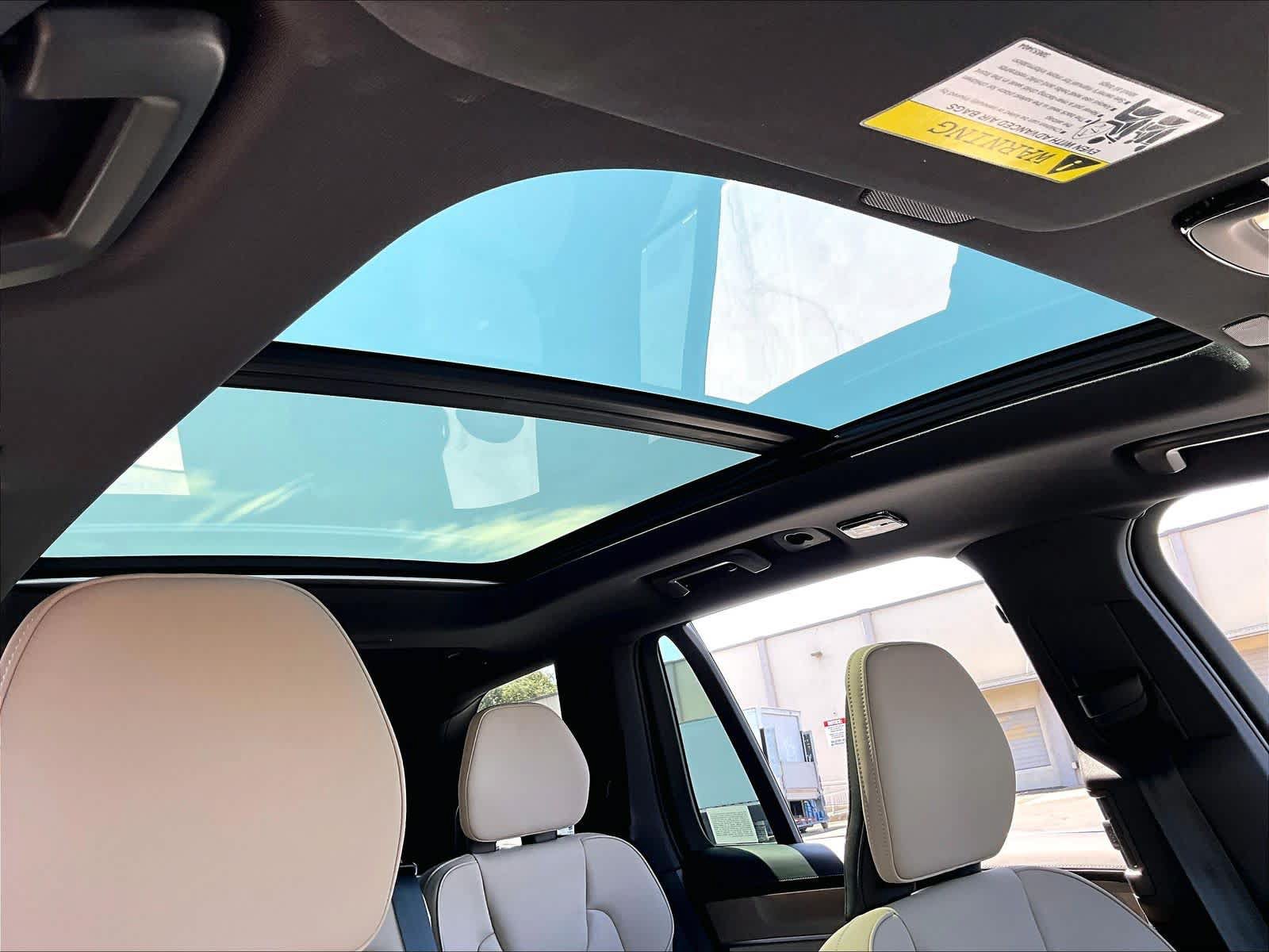 Used 2026 Volvo XC90 T8 Plus w/ Protection Package Premier AWD/4WD image 25