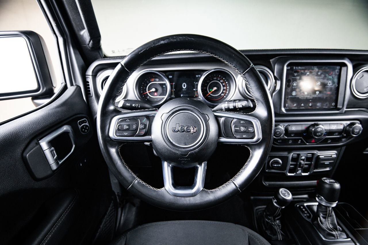 Used 2020 Jeep Wrangler Unlimited Sahara AWD/4WD image 25