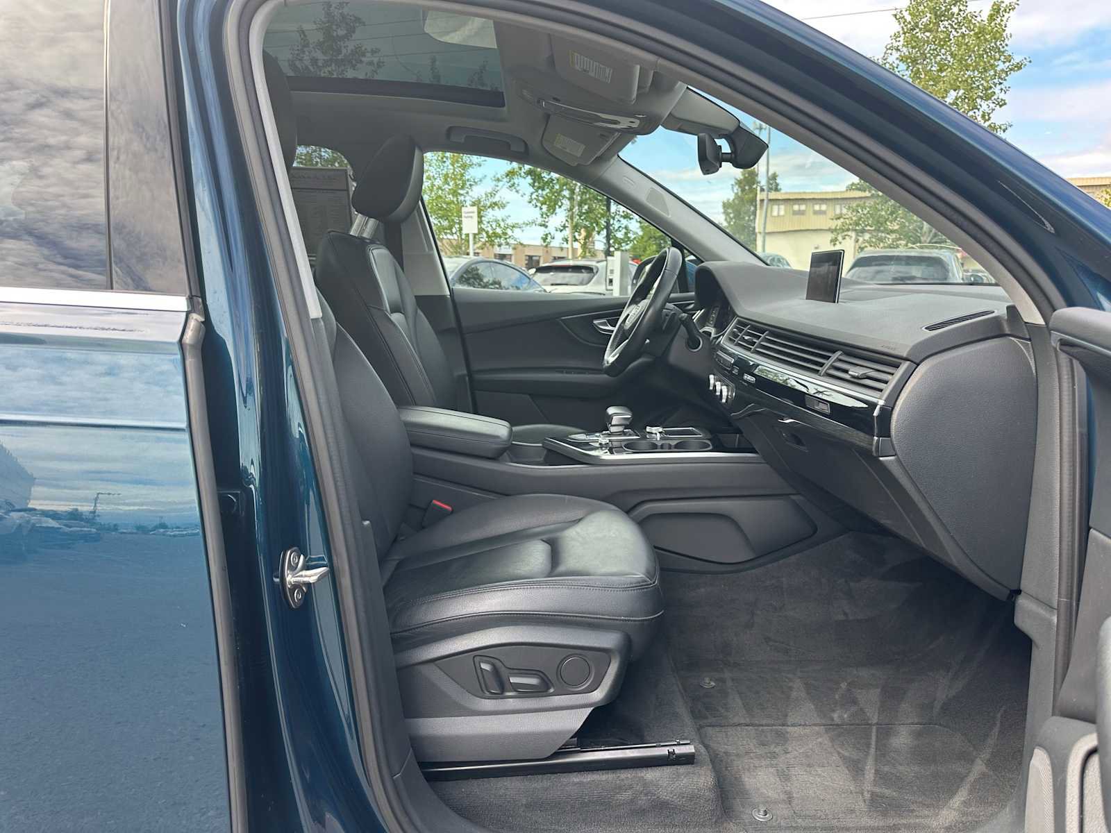 Used 2018 Audi Q7 3.0T Premium Plus image 11