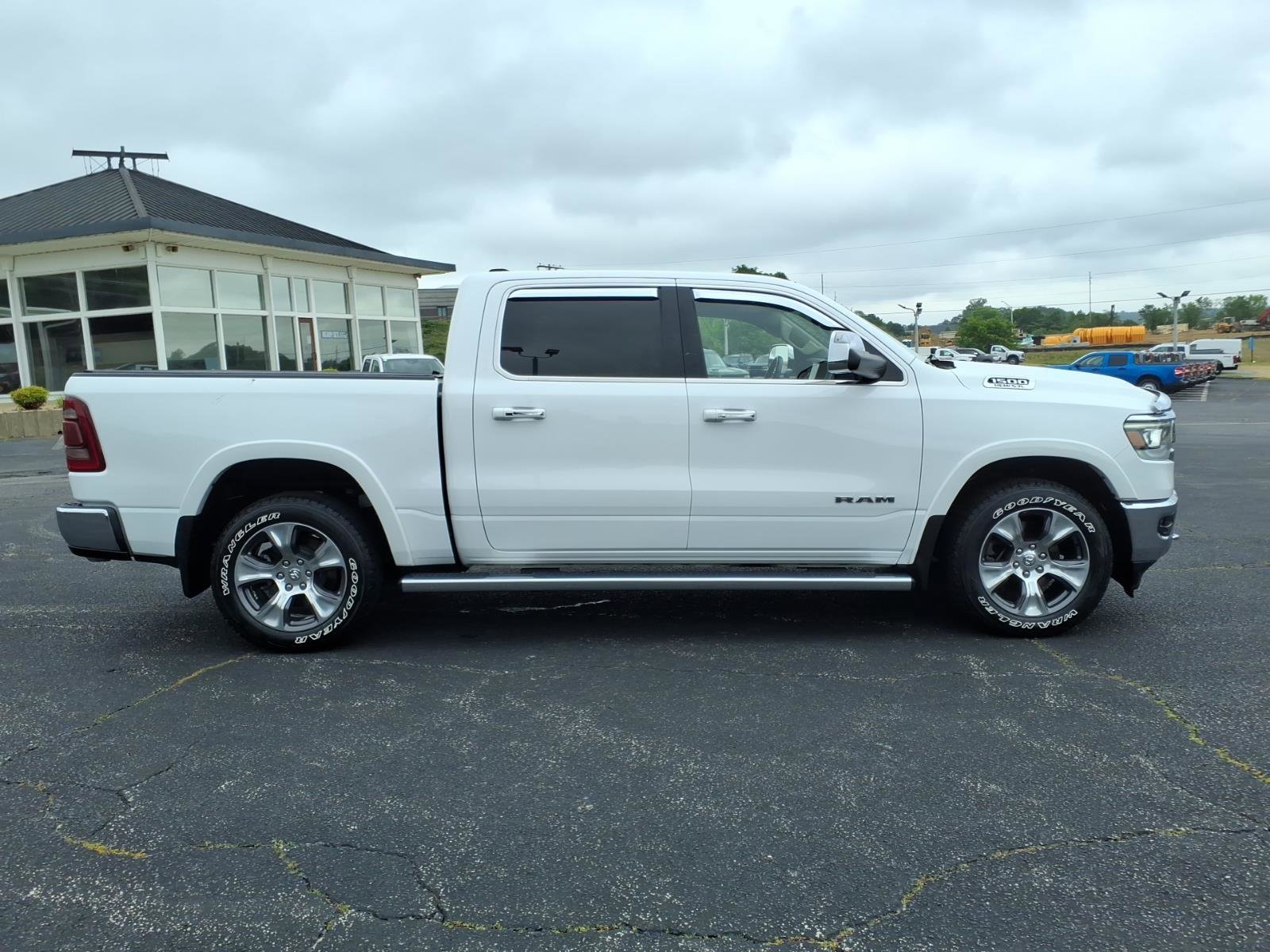 Used 2020 RAM 1500 Laramie AWD/4WD image 9