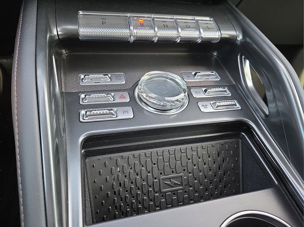 New 2026 Lincoln Nautilus Premier w/ Jet Appearance Package AWD/4WD image 19