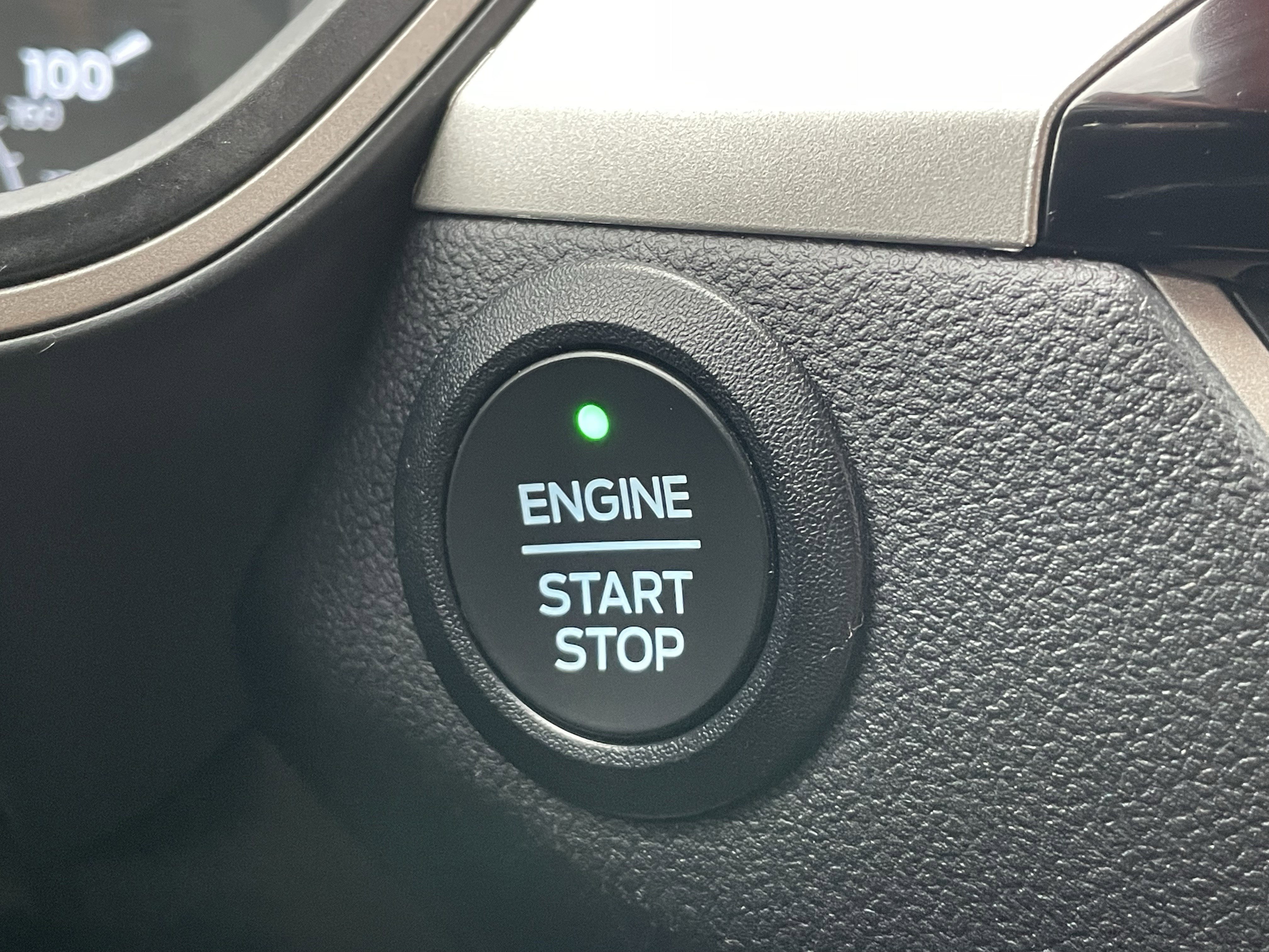 Used 2022 Ford Escape SE w/ Cold Weather Package image 19