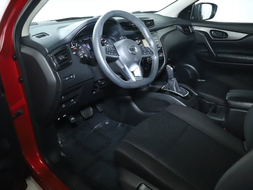 Used 2018 Nissan Rogue Sport S image 17