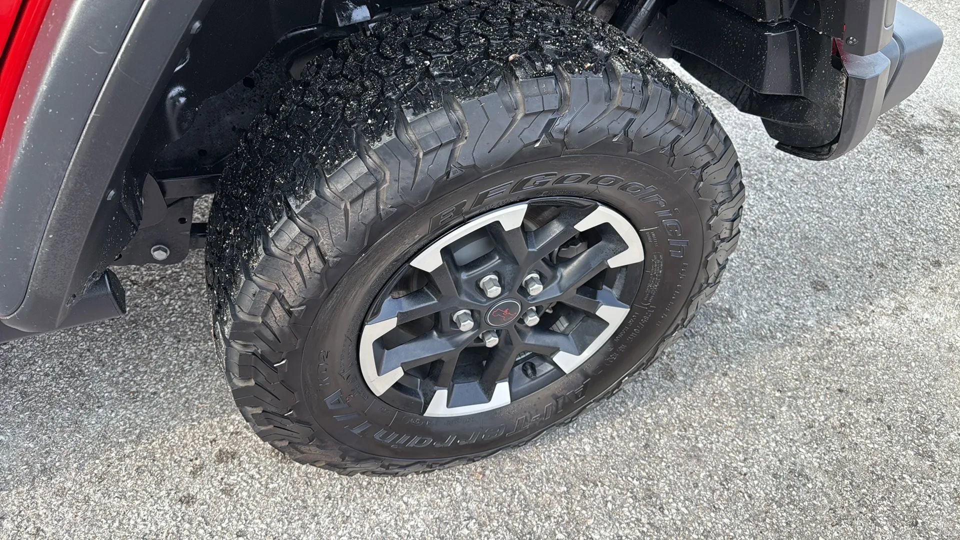 Used 2025 Jeep Wrangler Unlimited Rubicon AWD/4WD image 10