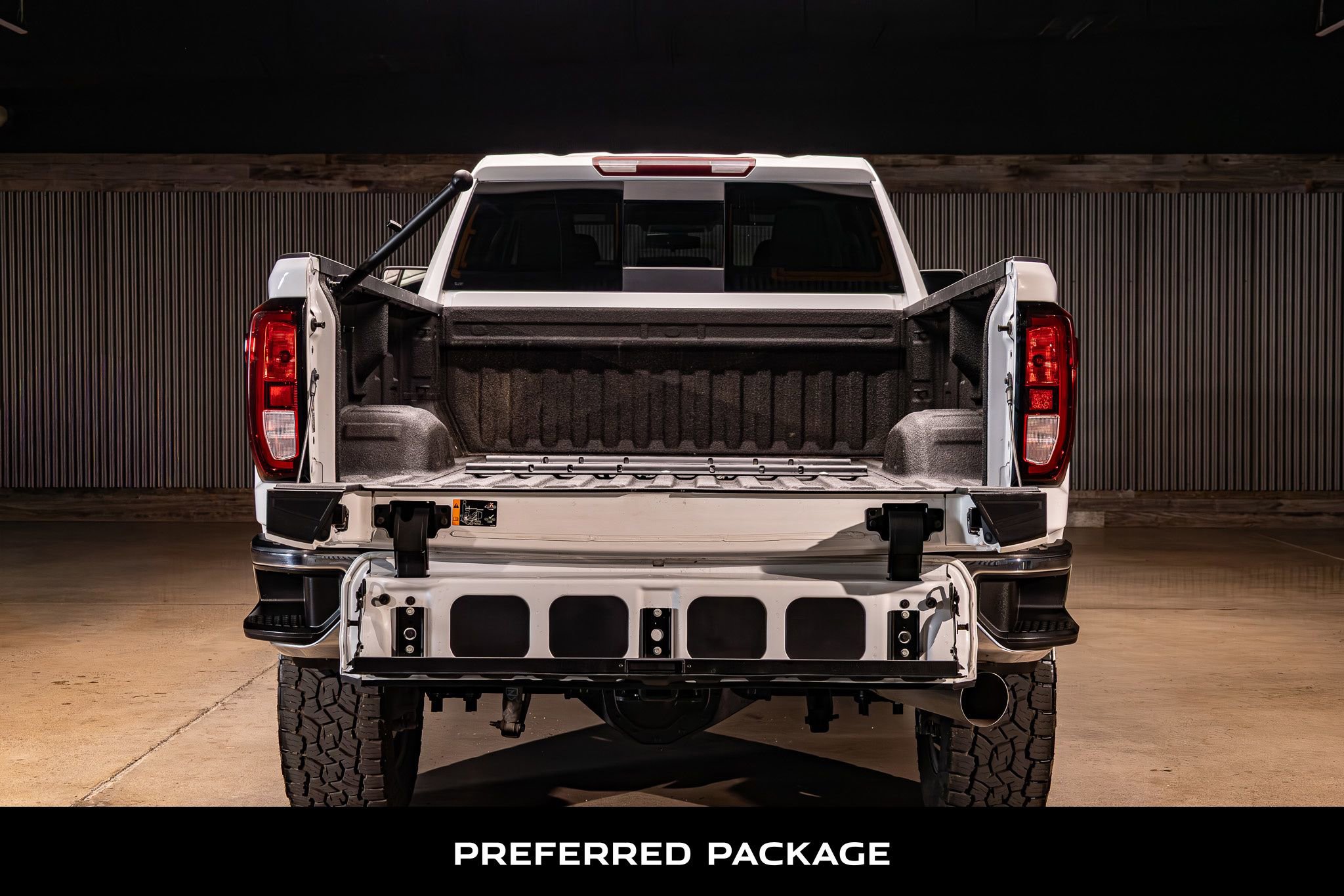 Used 2022 GMC Sierra 3500 SLE w/ SLE Convenience Package AWD/4WD image 8