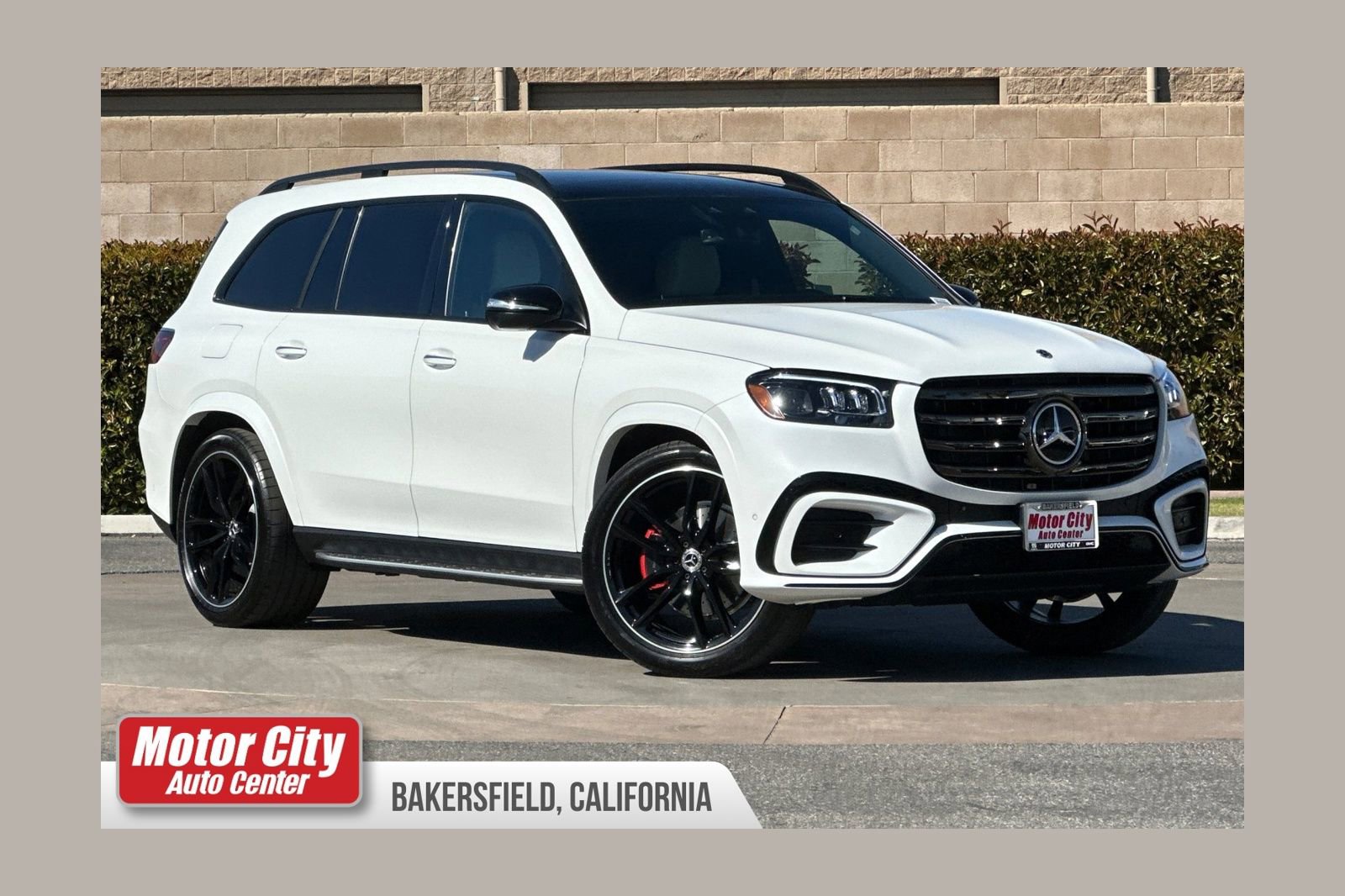 Used 2025 Mercedes-Benz GLS 450 4MATIC image 1