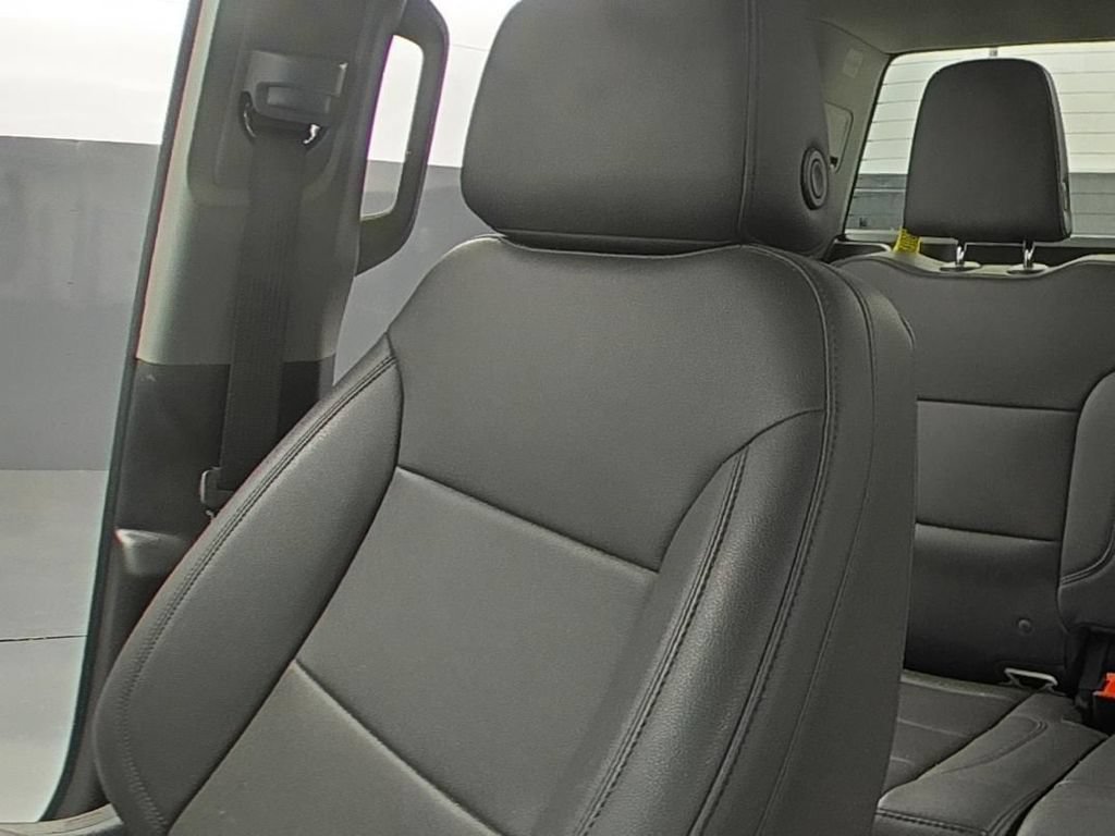 Certified 2024 Chevrolet Silverado 2500 W/T w/ WT Convenience Package AWD/4WD image 9