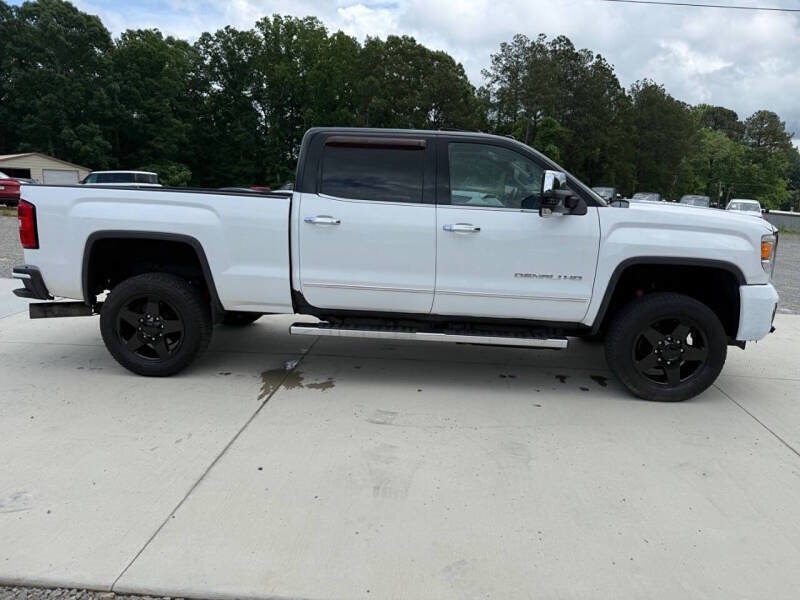 Used 2015 GMC Sierra 2500 Denali w/ Duramax Plus Package AWD/4WD image 4