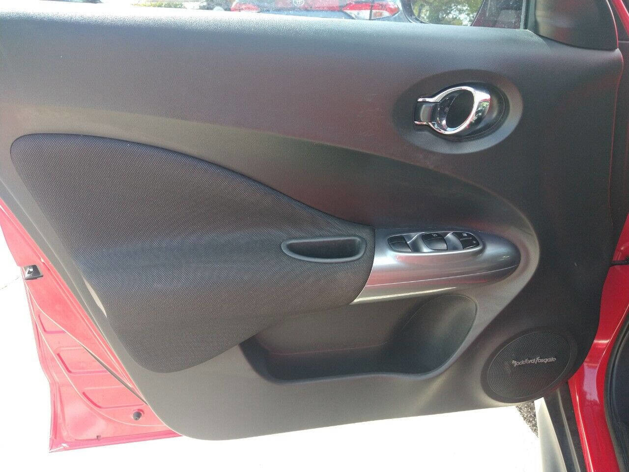 Used 2015 Nissan Juke SV w/ Technology Package image 29