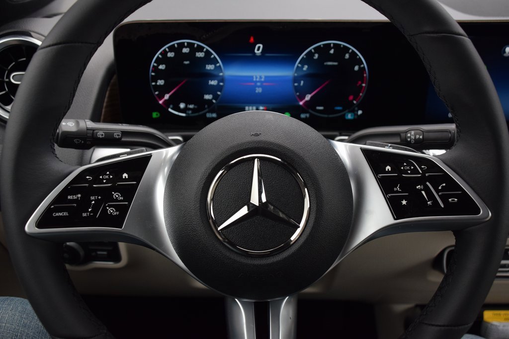 New 2025 Mercedes-Benz GLB 250 image 21