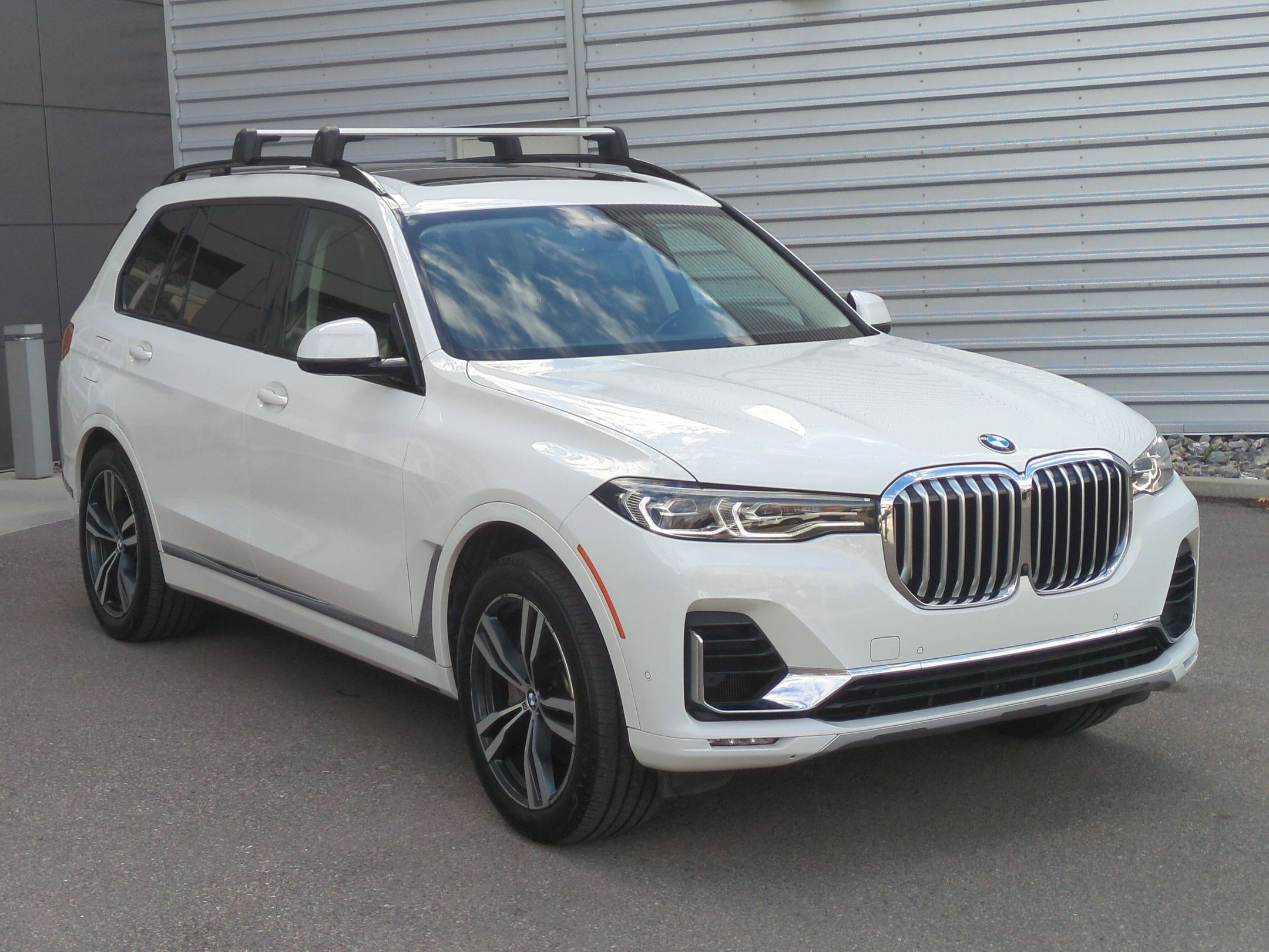 Used 2020 BMW X7 xDrive40i w/ Premium Package image 3