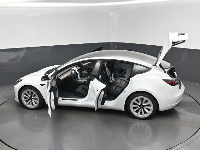 Used 2023 Tesla Model 3 Standard Range RWD image 17