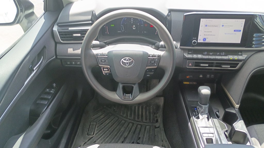 Used 2025 Toyota Camry LE FWD image 30