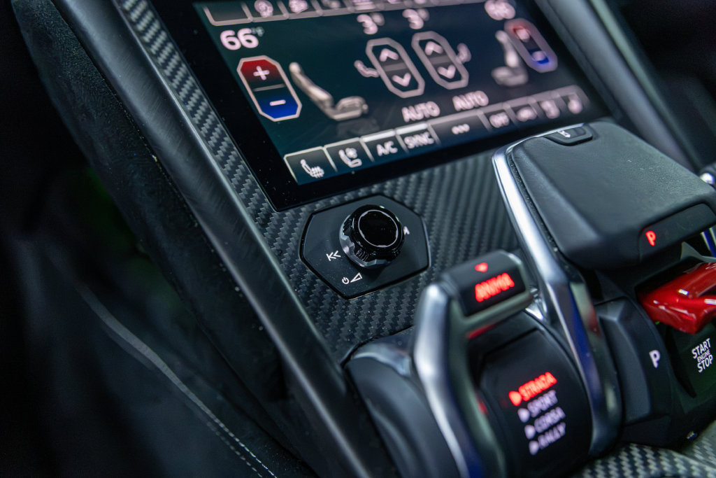 Used 2023 Lamborghini Urus Performante AWD/4WD image 47
