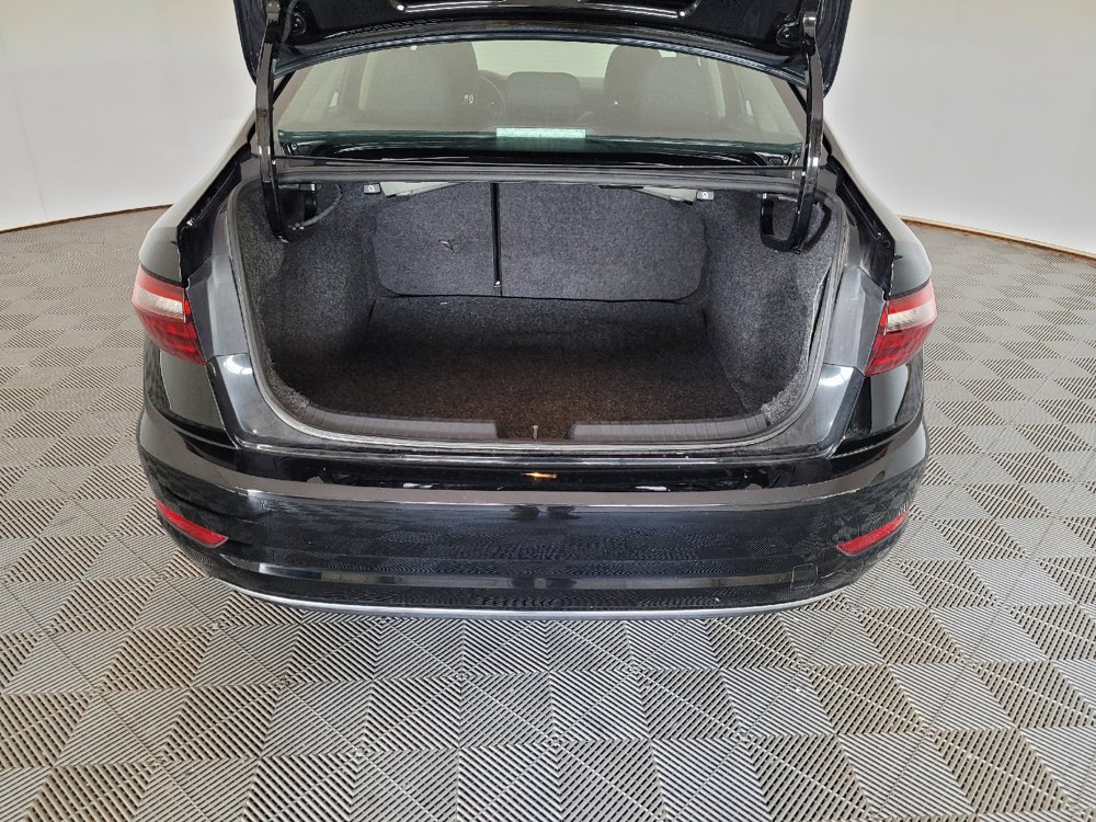 Used 2021 Volkswagen Jetta SE FWD image 29