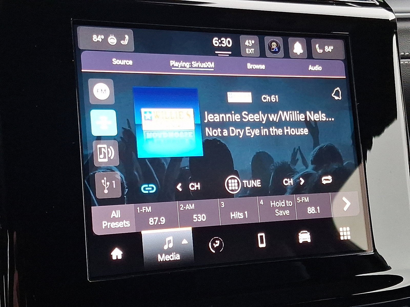 New 2025 Jeep Grand Cherokee Altitude image 11