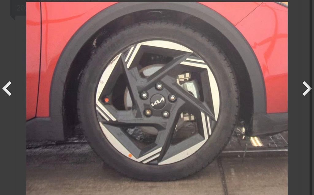 Used 2025 Kia K4 EX image 9