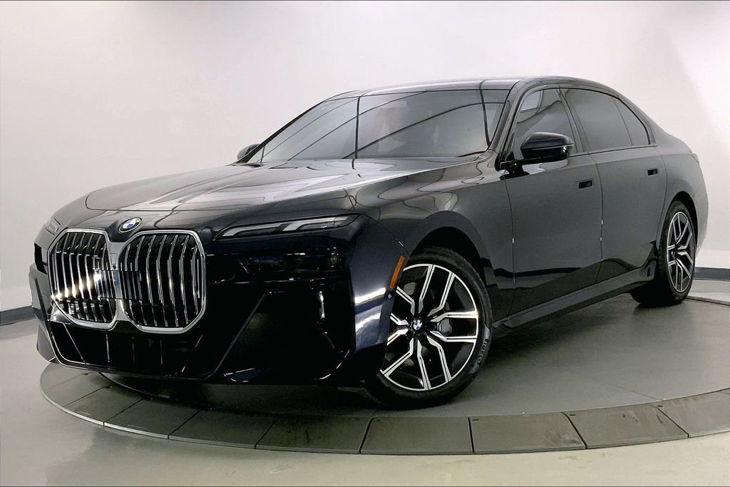 Used 2025 BMW 740i xDrive image 11