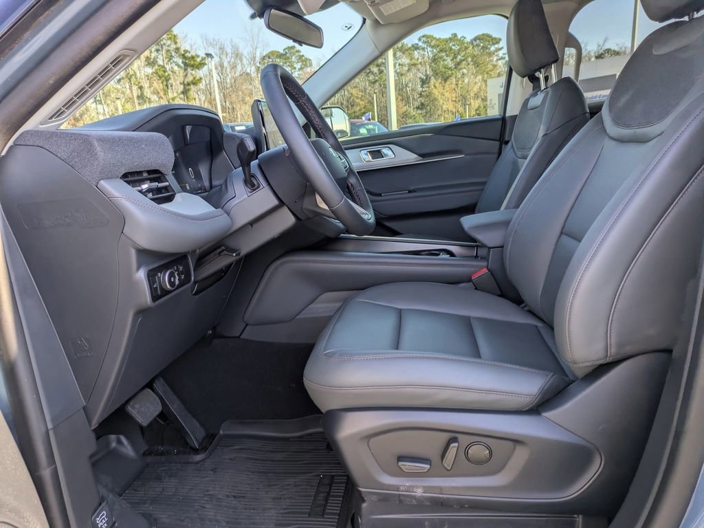 New 2026 Ford Explorer Active w/ Active Comfort Package image 22