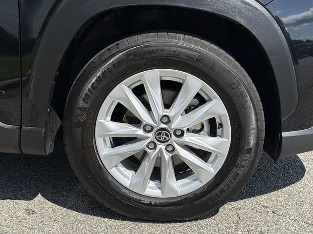 Used 2023 Toyota Corolla Cross LE w/ Moonroof Package AWD/4WD image 13