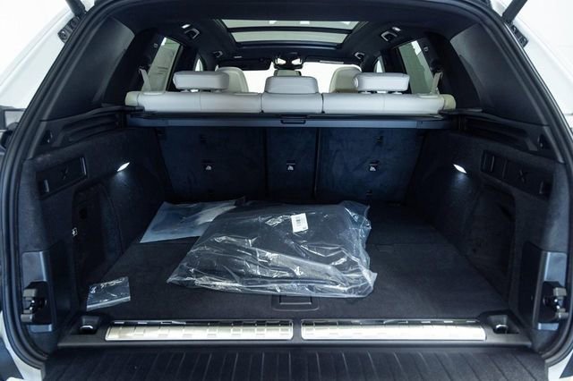 New 2026 BMW X5 xDrive50e image 13