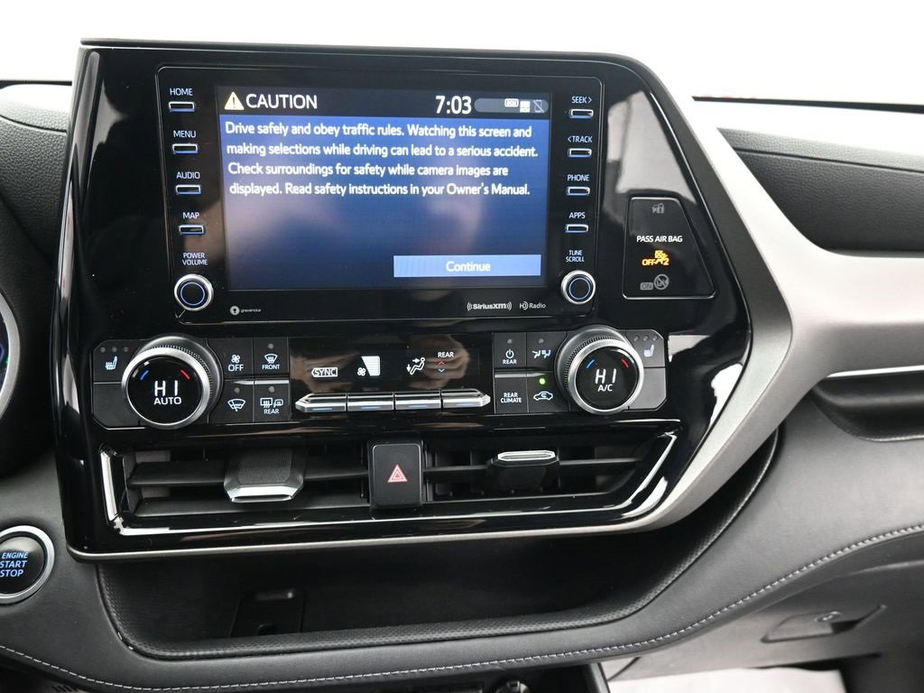 Used 2020 Toyota Highlander XLE image 23