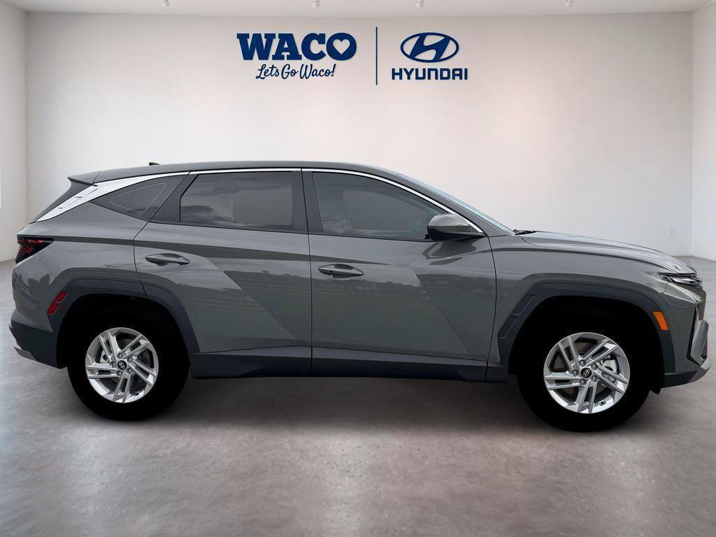 New 2026 Hyundai Tucson SE w/ Tow & Go Package FWD image 9
