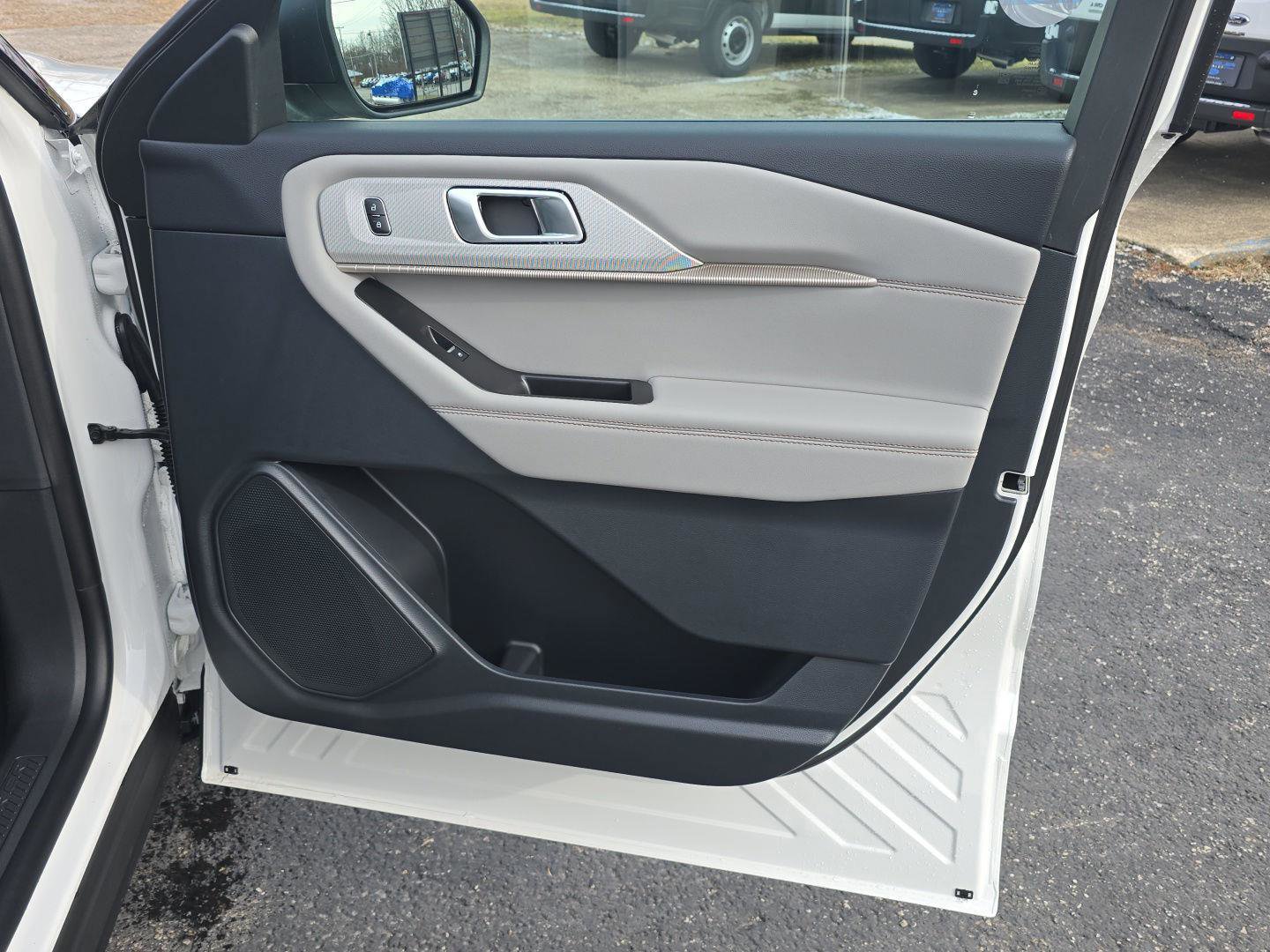 New 2026 Ford Explorer Active w/ Active Comfort Package image 38