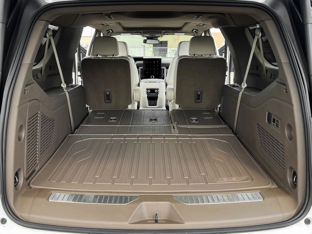 Used 2025 GMC Yukon XL Denali image 12