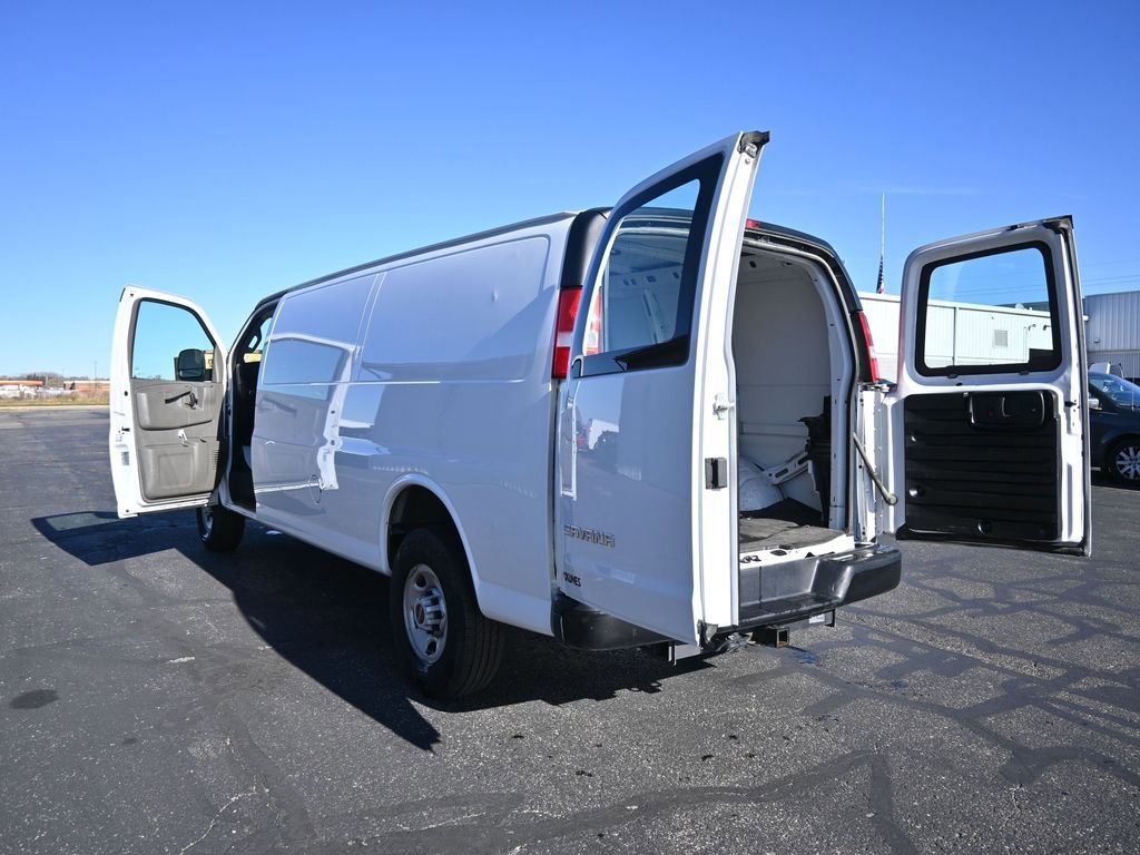 Used 2023 GMC Savana 2500 Extended w/ Enhanced Convenience Package image 52