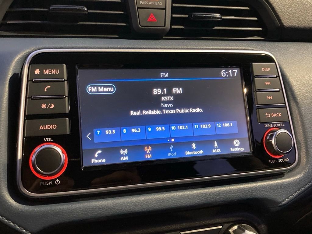 Used 2025 Nissan Versa SV image 17