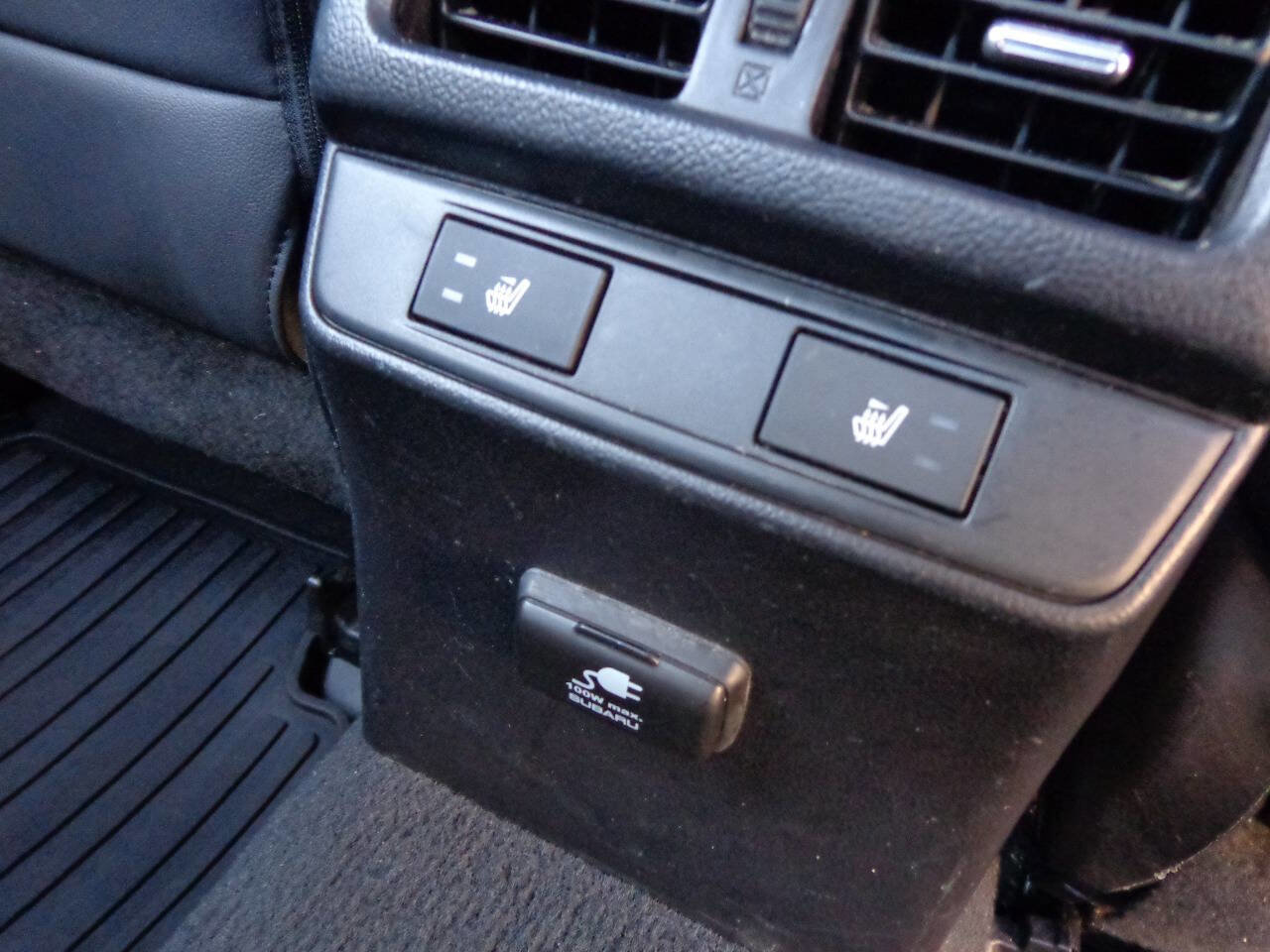 Used 2016 Subaru Legacy 3.6R Limited image 15