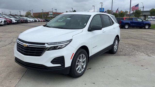 Used 2024 Chevrolet Equinox LS w/ LS Convenience Package FWD image 5