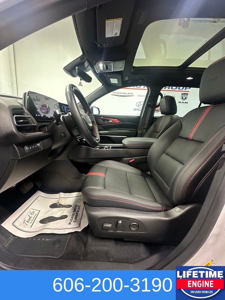 Used 2024 Chevrolet Traverse RS image 15