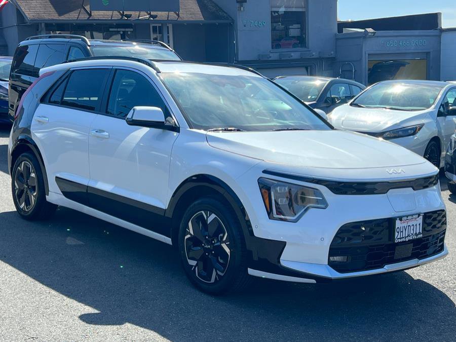 Used 2023 Kia Niro Wave image 3