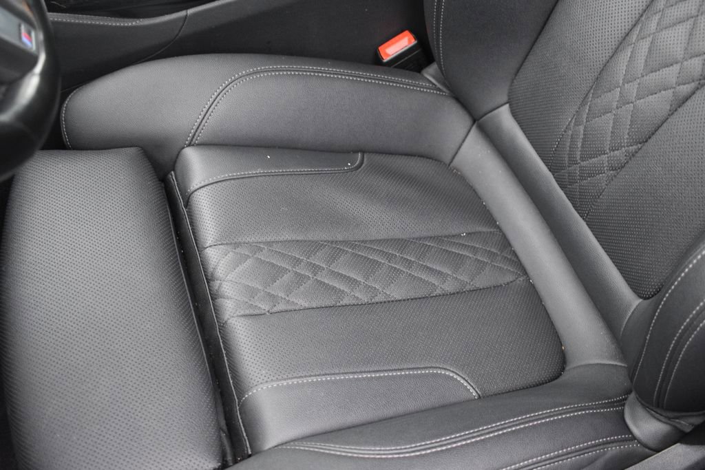 Used 2023 BMW 530e xDrive w/ Executive Package image 11