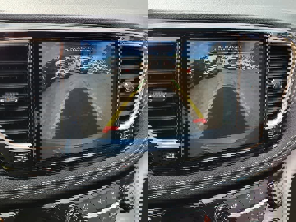 Used 2023 Chrysler Pacifica Touring-L image 24