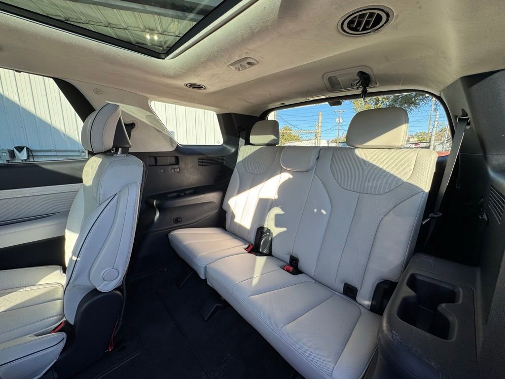 Used 2024 Hyundai Palisade Calligraphy image 9