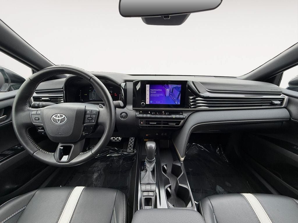 Used 2025 Toyota Camry SE FWD image 11