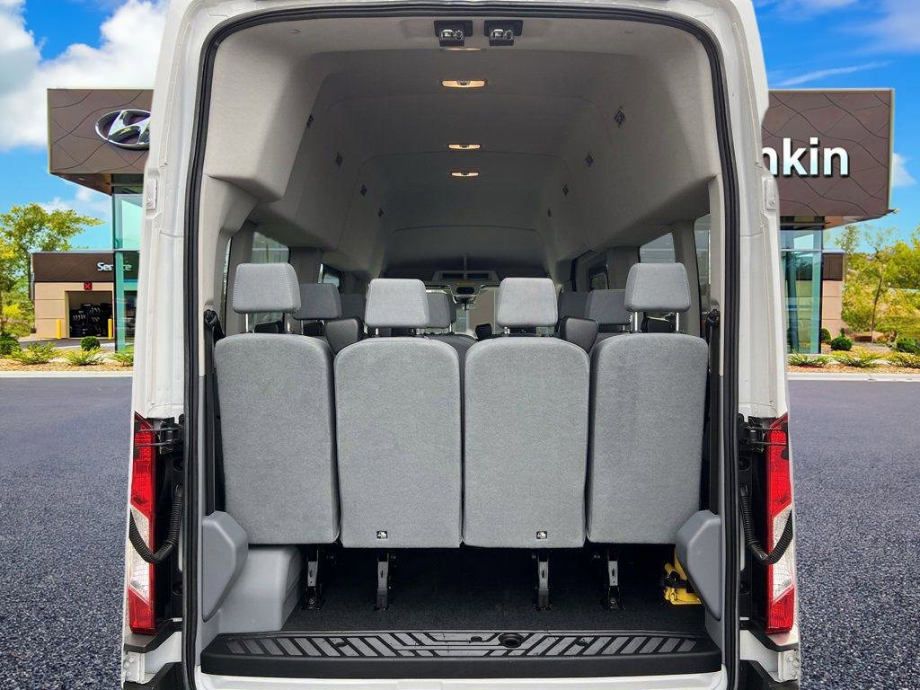 Used 2019 Ford Transit 350 XLT image 9